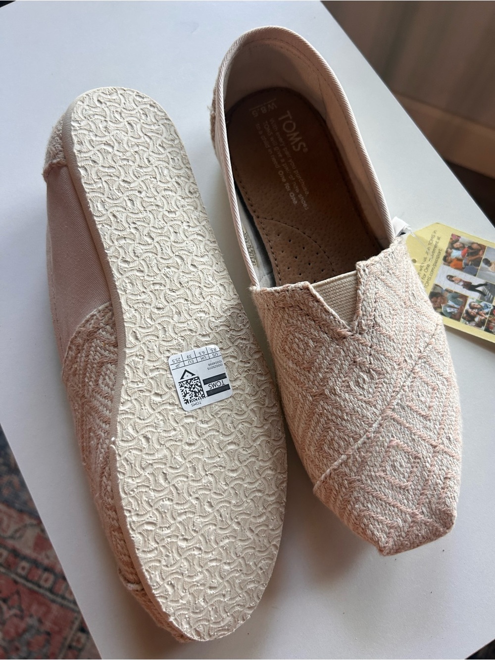 TOMS Women's Slip-On Flats in Blush Pink Woven Textile - Picture 2 of 2